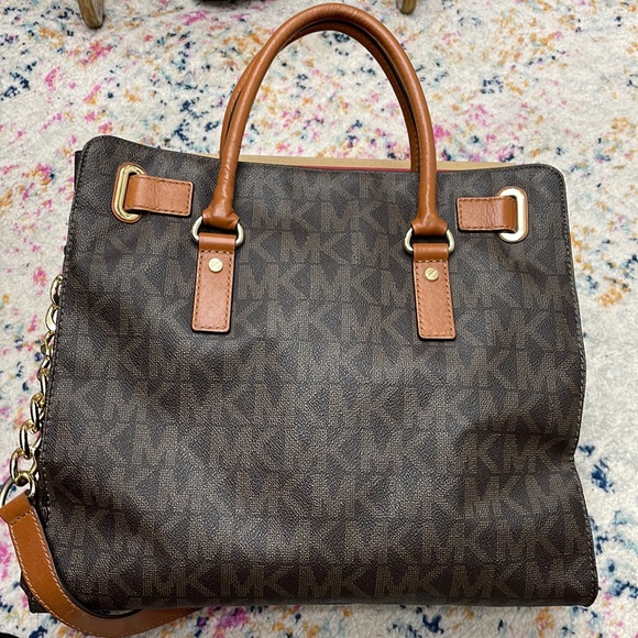 Authentic Michael Kors Large Hamilton Tote - Picture 4 of 8